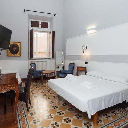 Palazzo Del Duca Piazza Navona Guest House Рим Екстер'єр фото