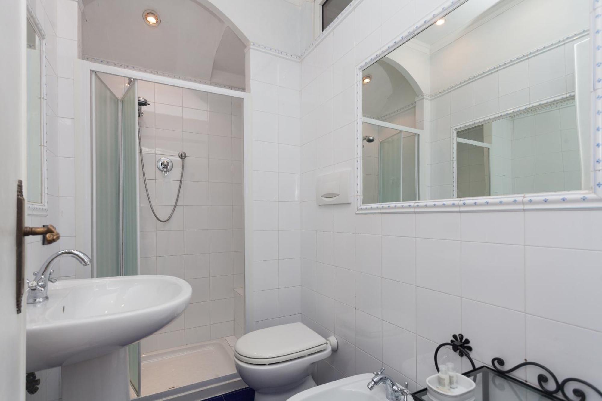 Palazzo Del Duca Piazza Navona Guest House Рим Екстер'єр фото