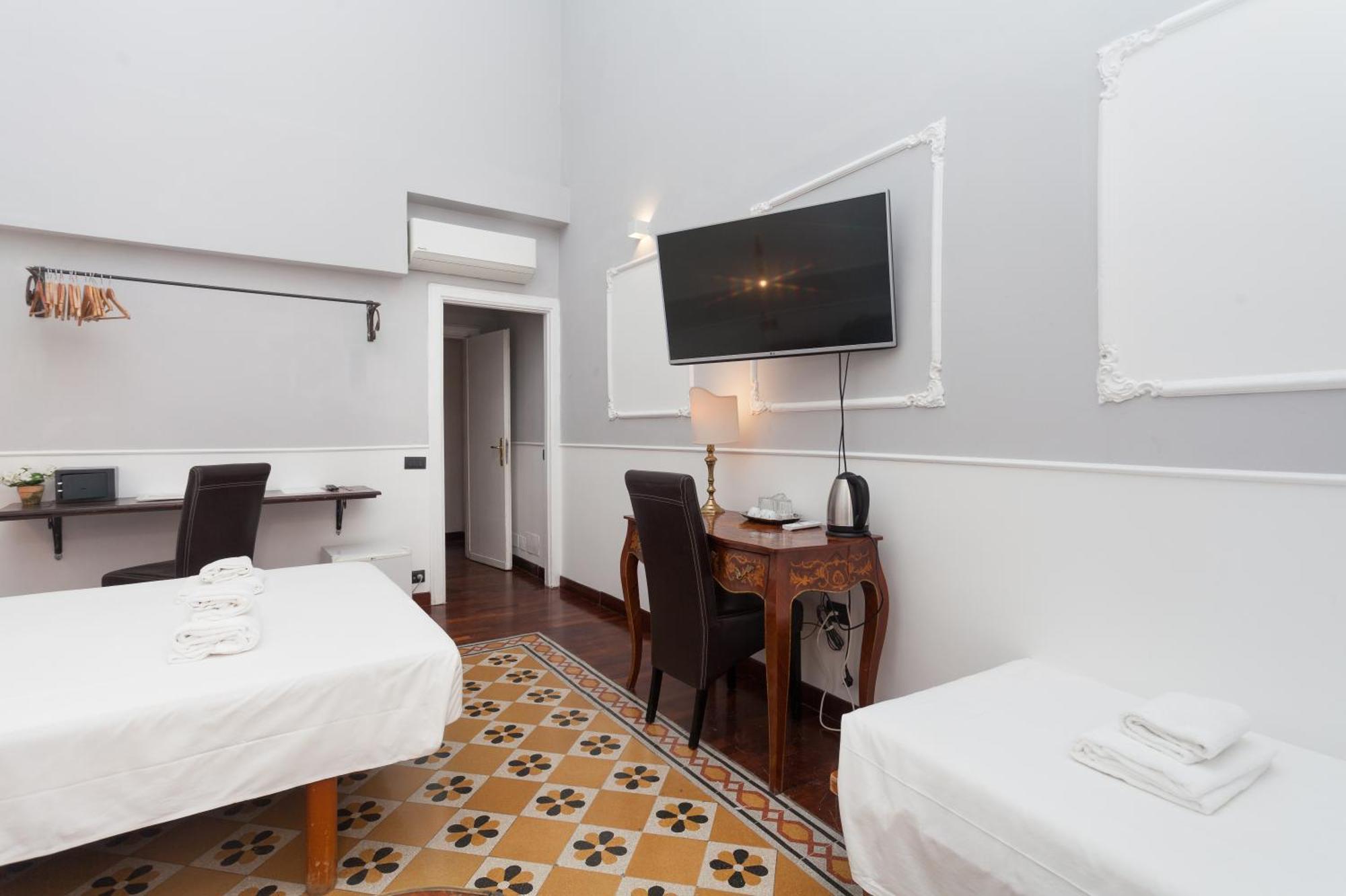 Palazzo Del Duca Piazza Navona Guest House Рим Екстер'єр фото
