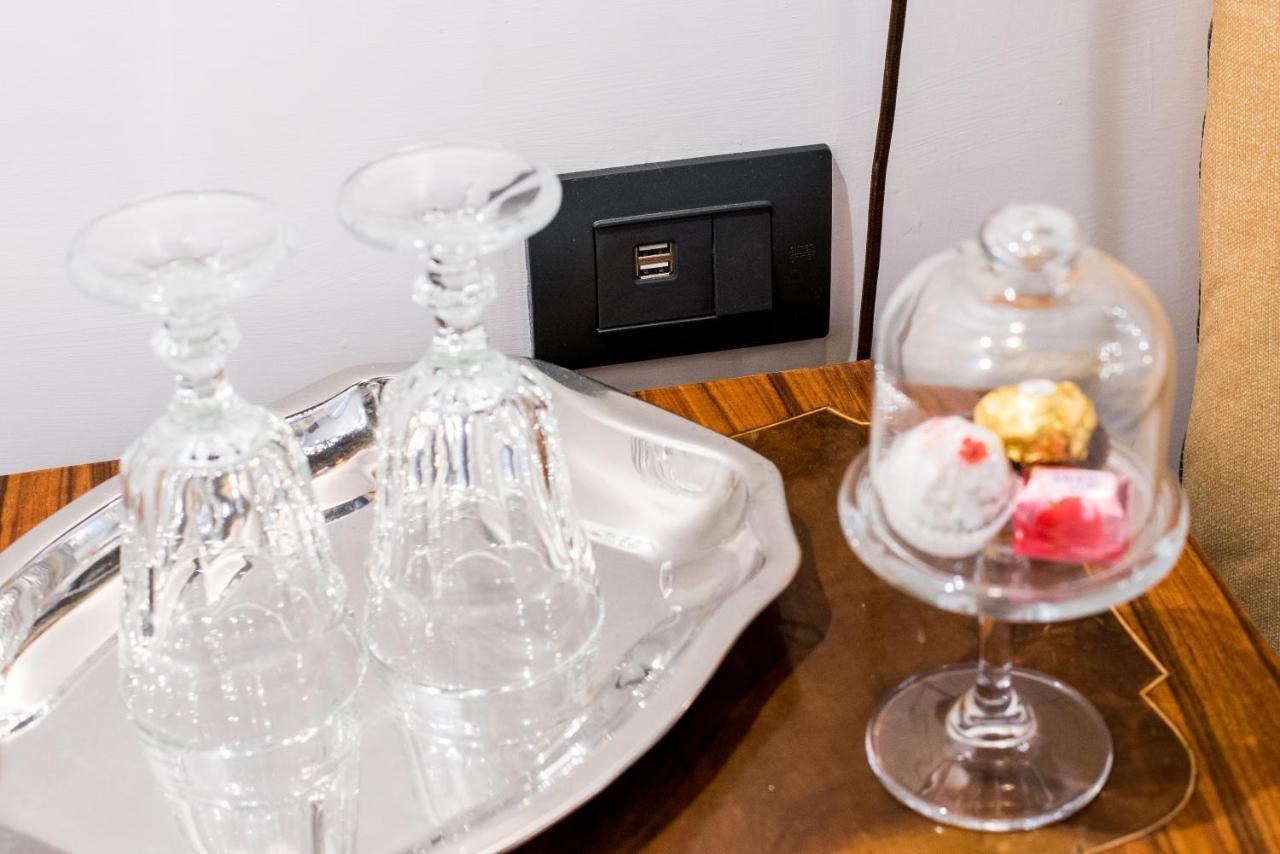Palazzo Del Duca Piazza Navona Guest House Рим Екстер'єр фото