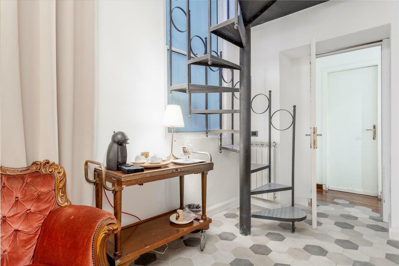 Palazzo Del Duca Piazza Navona Guest House Рим Екстер'єр фото
